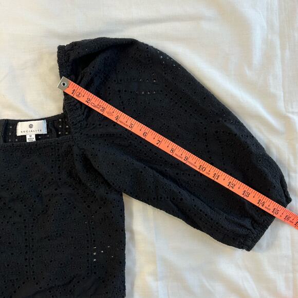 Socialite Women's Medium Black Eyelet Cropped Puff Sleeve Blouse Cottage - Picture 4 of 7